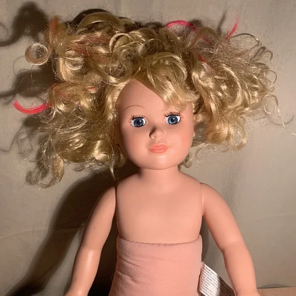 2013 blonde doll blue eyes - Picture 17 of 17